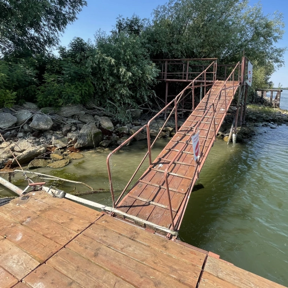 Plimbări cu barca la Pensiunea Pagaya